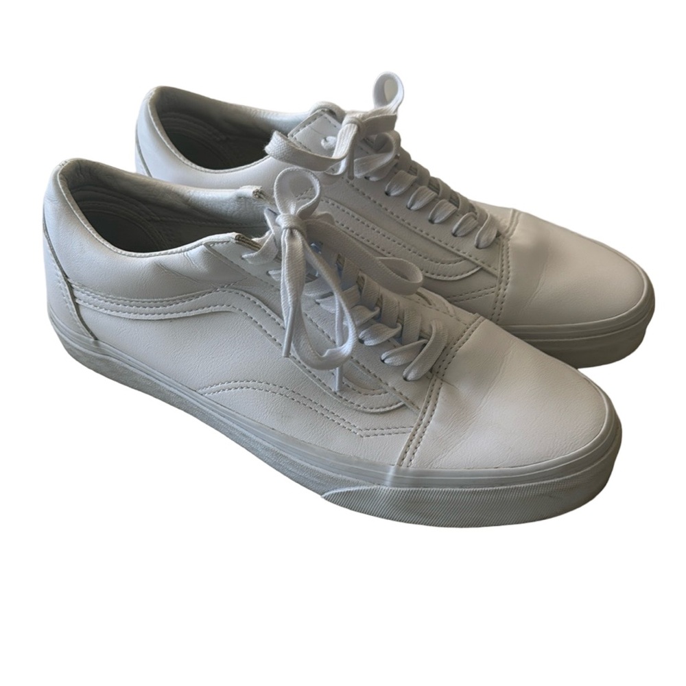 Men’s Vans white leather sneakers size 9.5